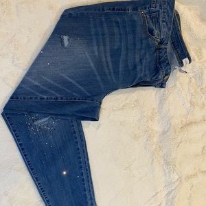 EUC Embellished & Distressed Jeans…. They need to be in your closet!